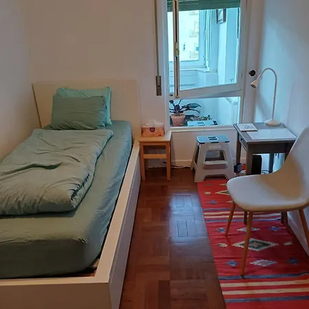 Alloggio in famiglia Cozy Near Metro & Airport Lisbona