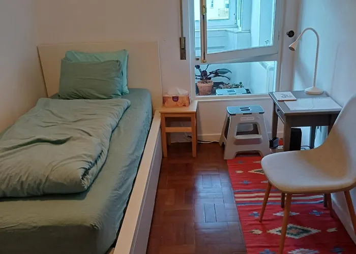 Quarto em Acomodações Particulares Cozy Near Metro & Airport Lisboa