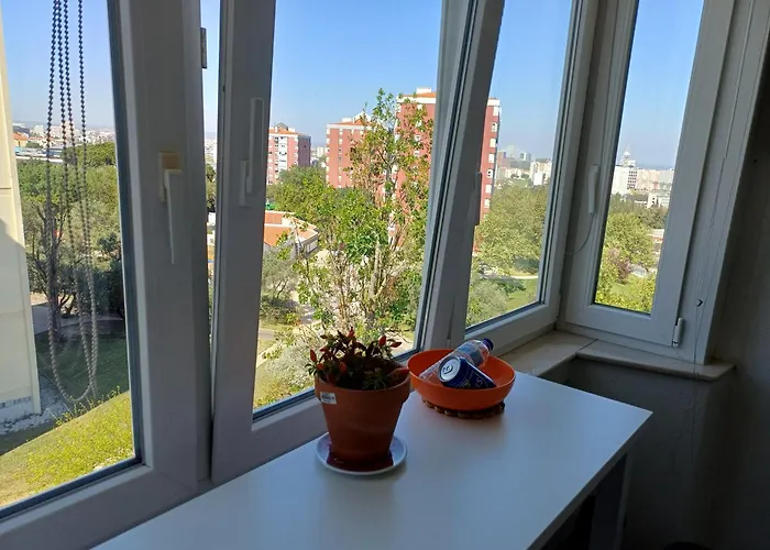 Cozy Near Metro & Airport Séjour chez l'habitant Lisboa