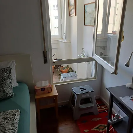 Cozy Near Metro & Airport Accommodatie bij particulieren *