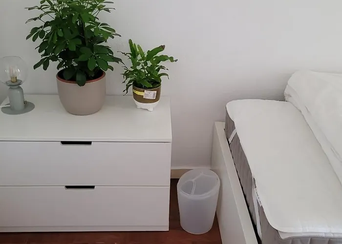 Cozy Near Metro & Airport Accommodatie bij particulieren *